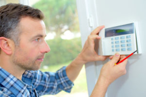 Diy Man Repair Thermostat Shutterstock 296467673 E1506952460753