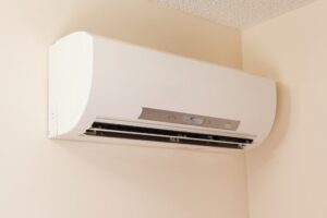 Ductless mini-split unti